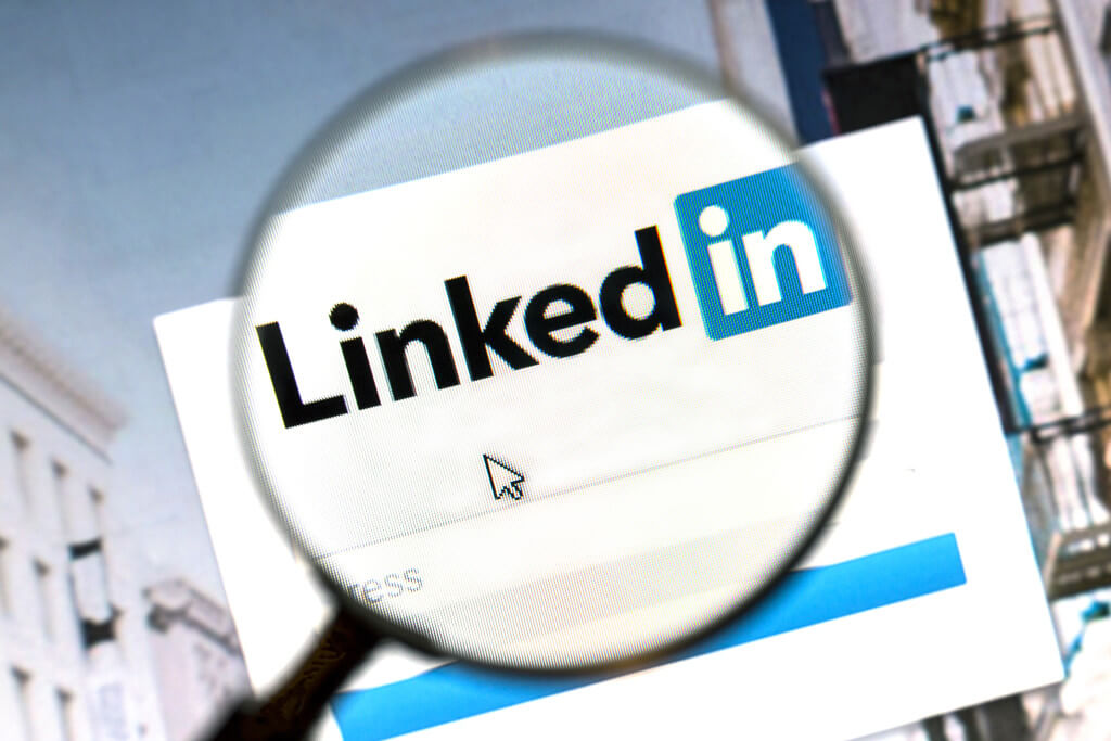 How to Build your LinkedIn Profile to Get Noticed? 
